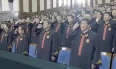 《维护社会公平正义》