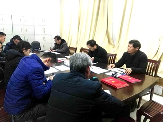时伟以普通党员身份参加机关第三...